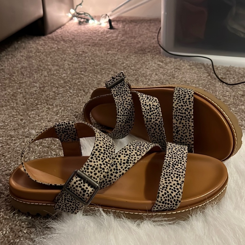 Cheetah print sandals size 9 1/2 never worn